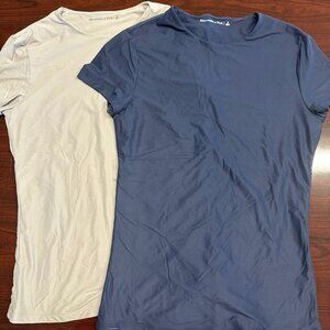 Women's Abercrombie & Fitch tops - size small
